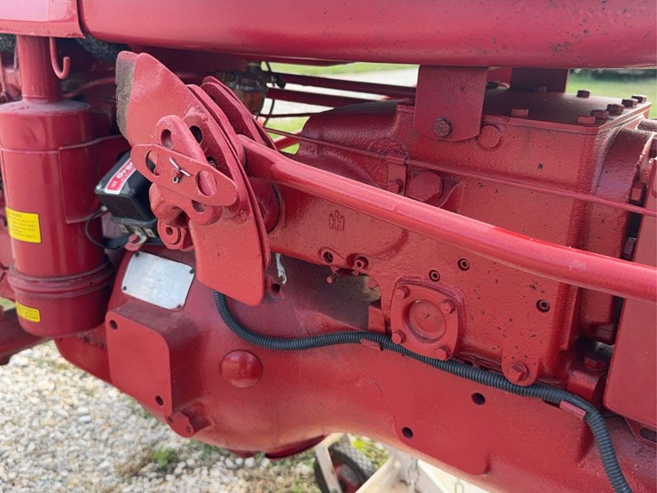 farmall-140-with-belly-mower-image-73