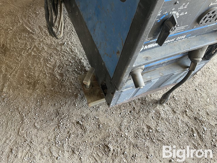 1997-miller-bobcat-225-image-20