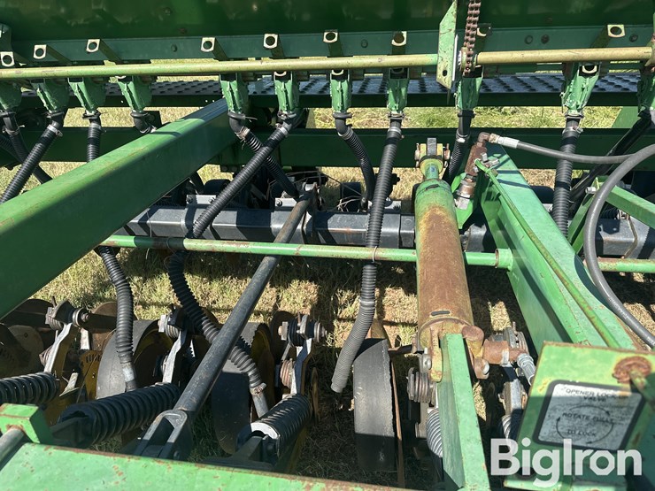 john-deere-750-image-13