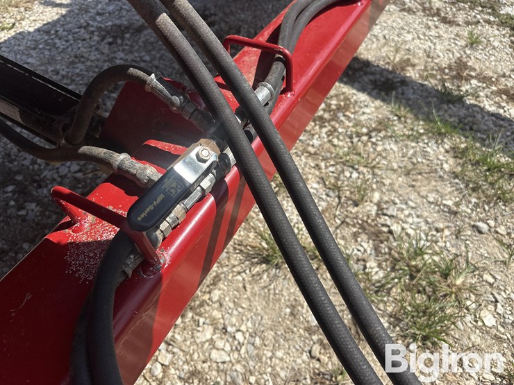 robbco-272-pull-type-bale-flaker-feeder-image-11