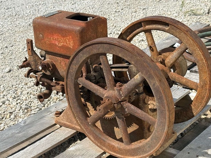 economy-hit-&-miss-gas-engine-image-5