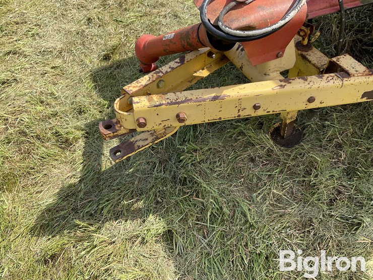 new-holland-329-image-9