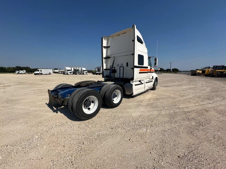 2017-international-prostar-image-4