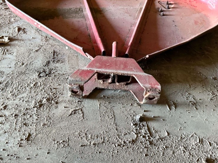 pair-of-international-harvester-farmall-tractor-rear-fenders-with-mounting-brackets-and-pto-shield-image-5