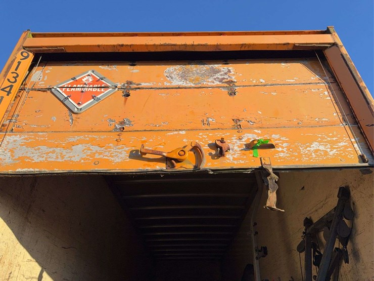 monon-van-trailer-image-11