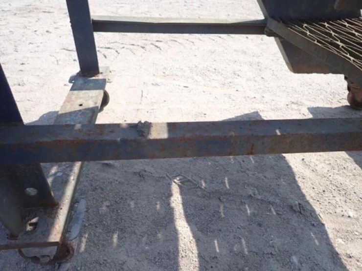 4-step-rolling-metal-stairs-image-11