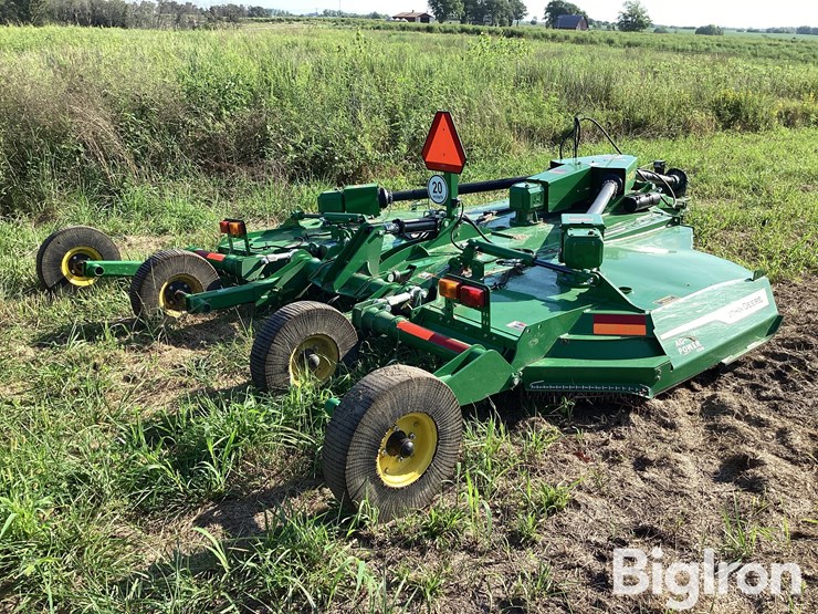 2022-john-deere-12-image-5