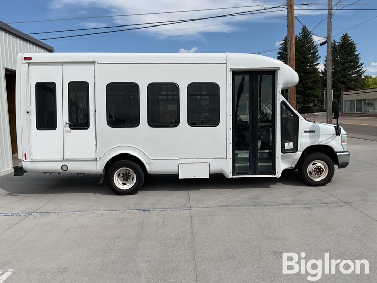 2010-ford-e450-image-4