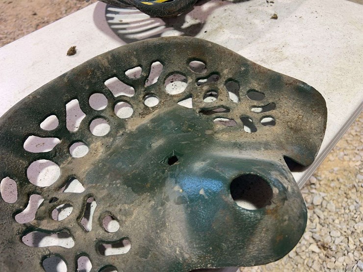 (3)-cast-iron-seats-image-9