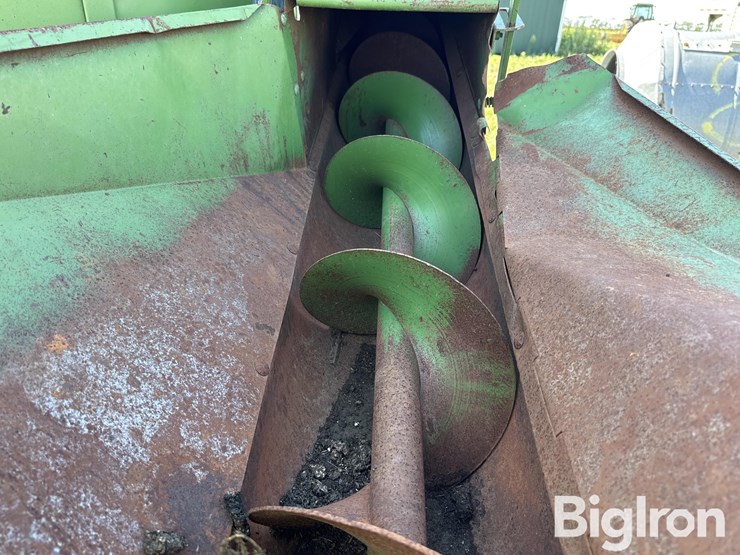 john-deere-700-image-16
