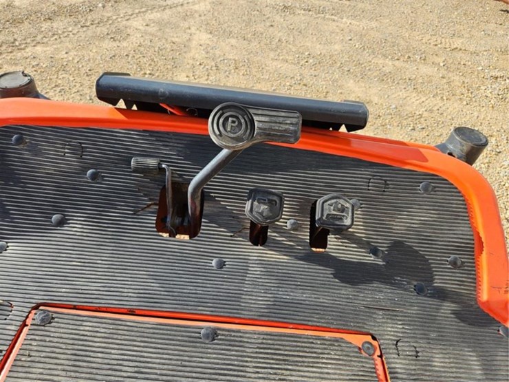 kubota-zd326-image-25