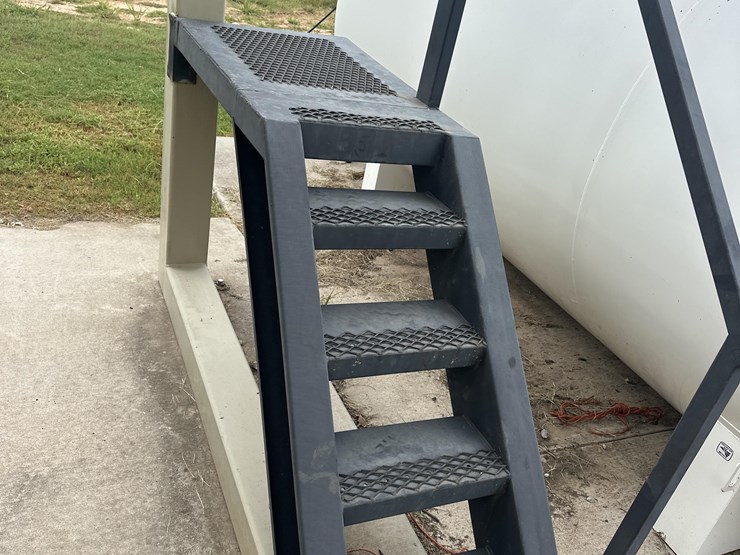 heavybilt-30-ton-overhead-feed-bin-image-13