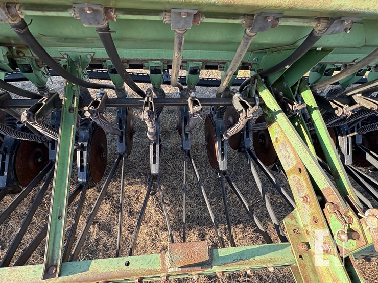 john-deere-8300-image-4