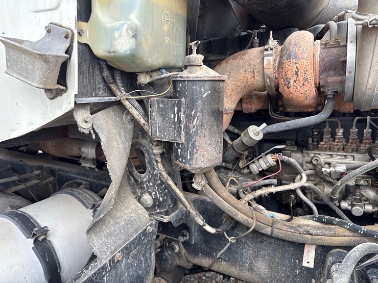 1996-mack-ch613-image-68