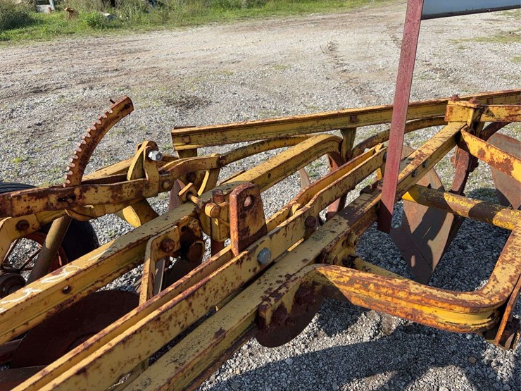 minneapolis-moline-plow-image-23