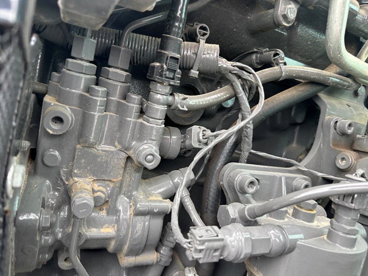 2022-massey-ferguson-4710-image-9