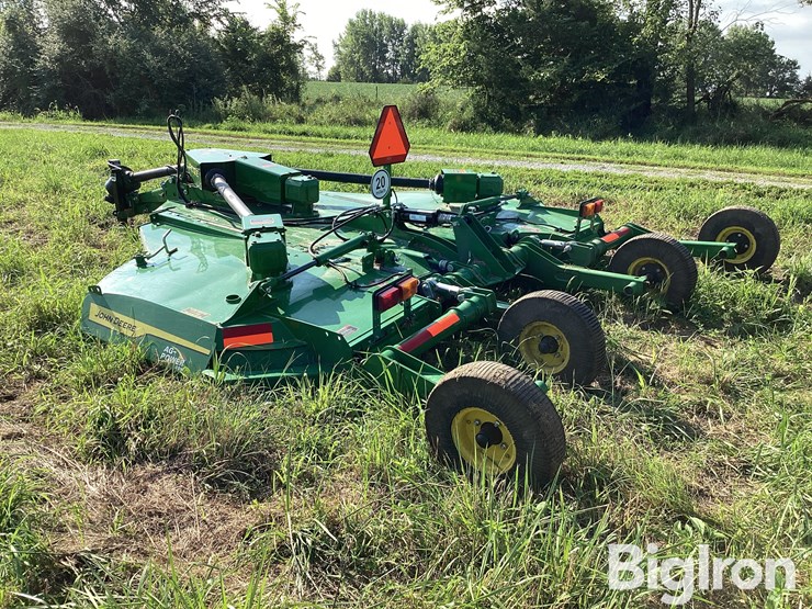 2022-john-deere-12-image-8