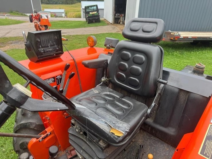 1983-allis-chalmers-6060-tractor-image-15