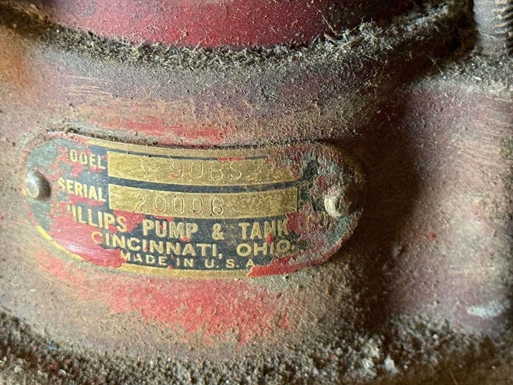 pair-of-phillips-pump-&-tank-co.-model-90bs-fuel-pumps-with-tanks-image-8