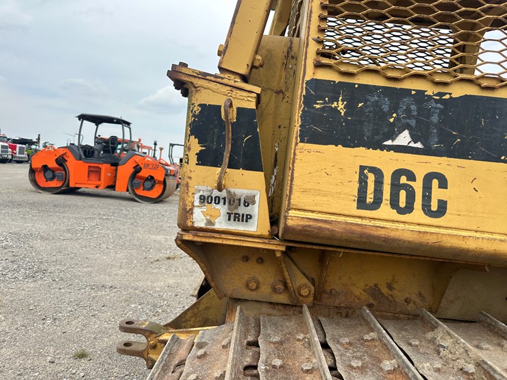 caterpillar-d6c-image-36