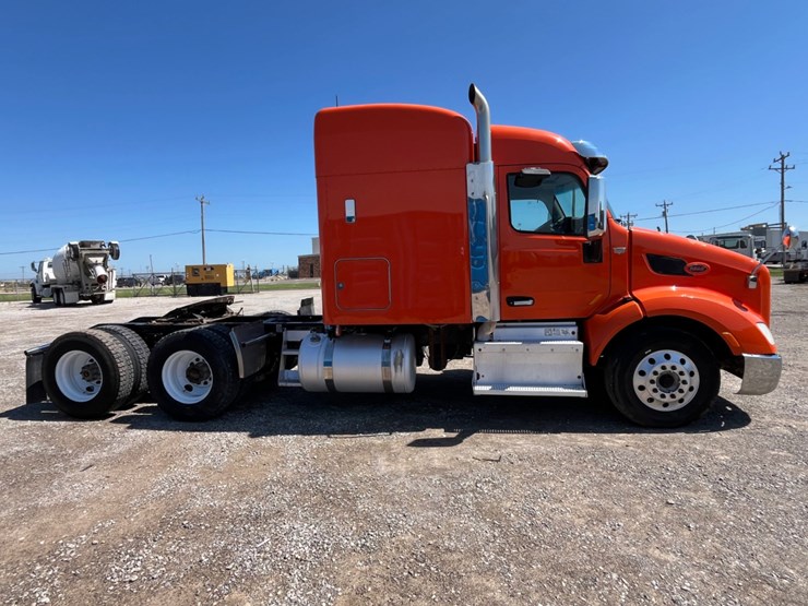 2016-peterbilt-579-image-4