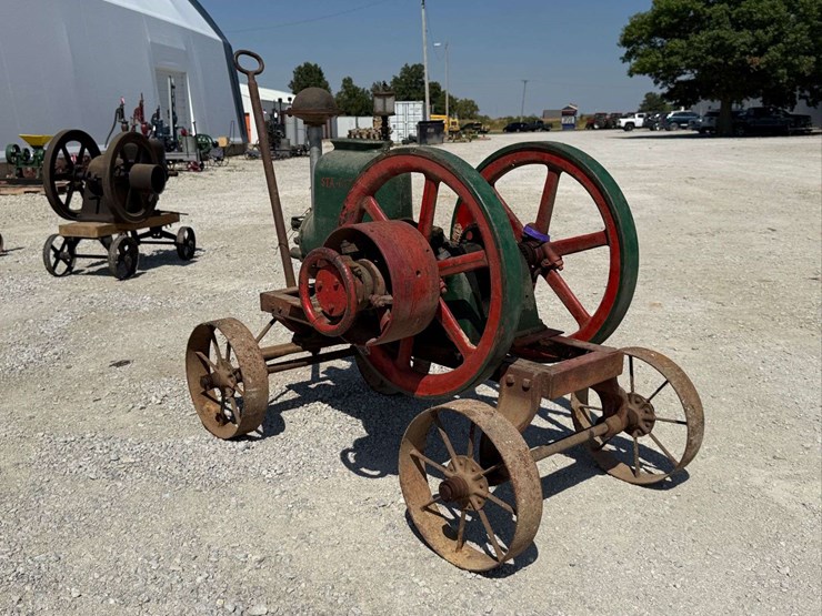 sta-rite-4-hp-hit-&-miss-engine-on-truck-image-72