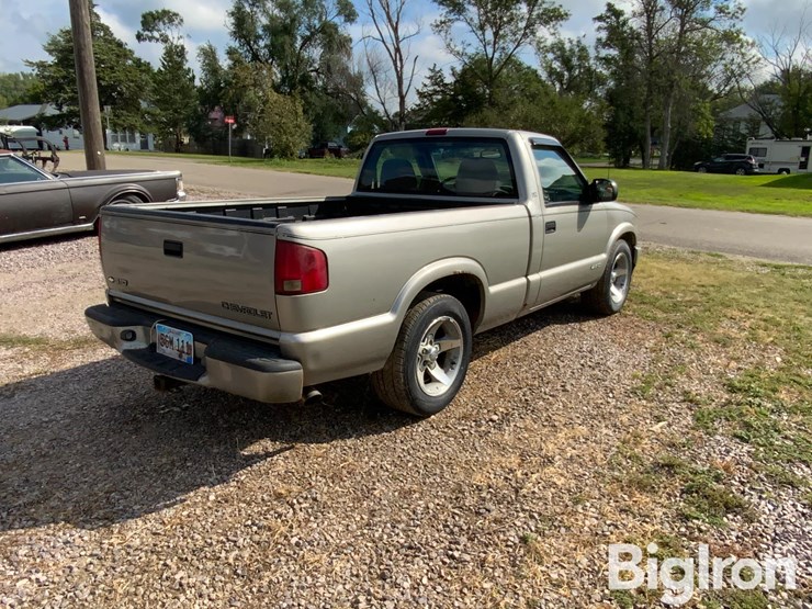 2003-chevrolet-s10-image-5