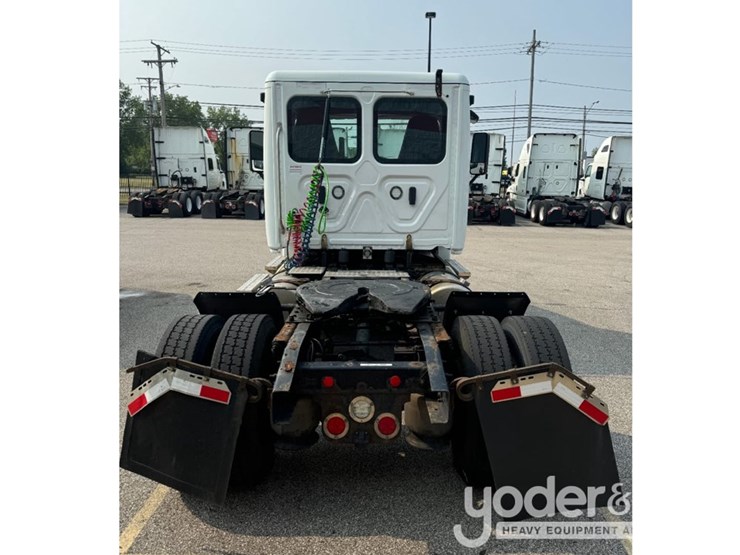 2017-freightliner-cascadia-image-4