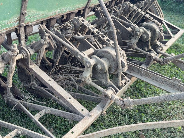 8ft-grain-drill-image-17