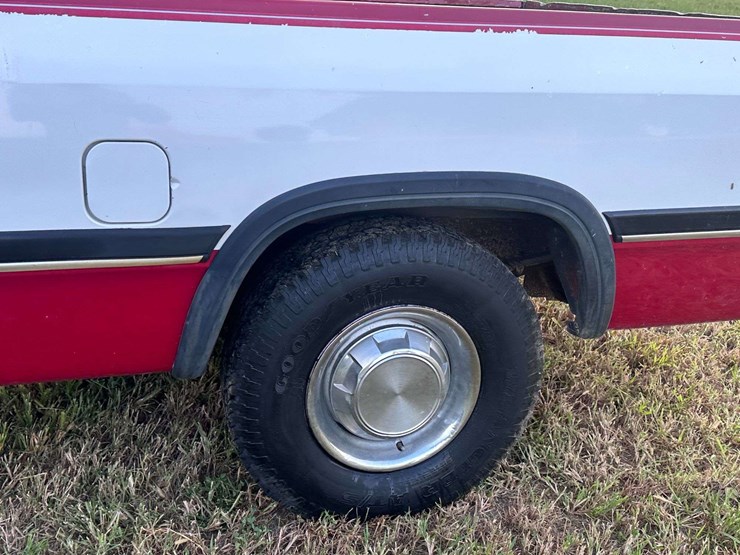 1991-dodge-d250-image-13