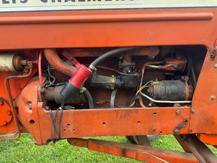 allis-chalmers-d19-gas-tractor-image-18
