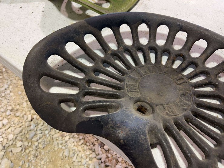 (2)-cast-iron-seats-image-9