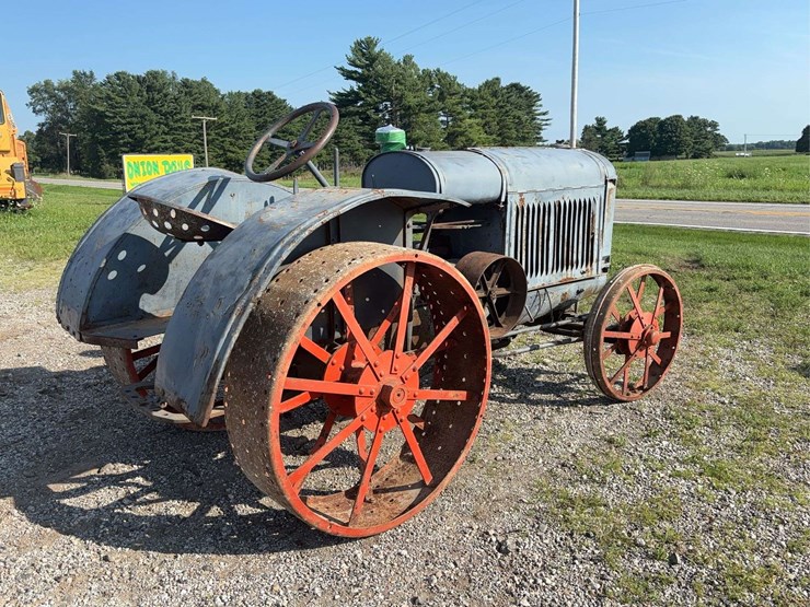 mccormick-deering-10-20-image-3
