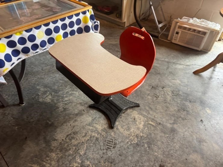allis-chalmers-painted-school-desk-image-3