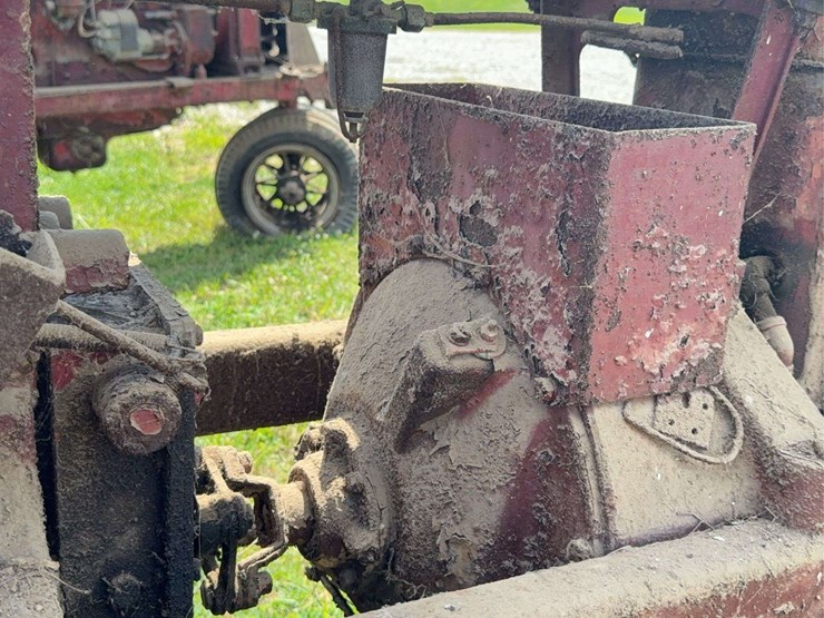 farmall-f-20-image-35