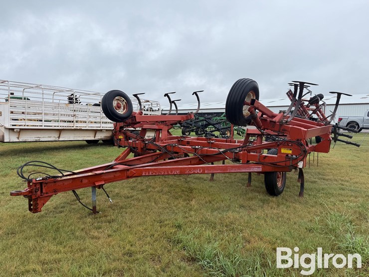 hesston-2340-image-1