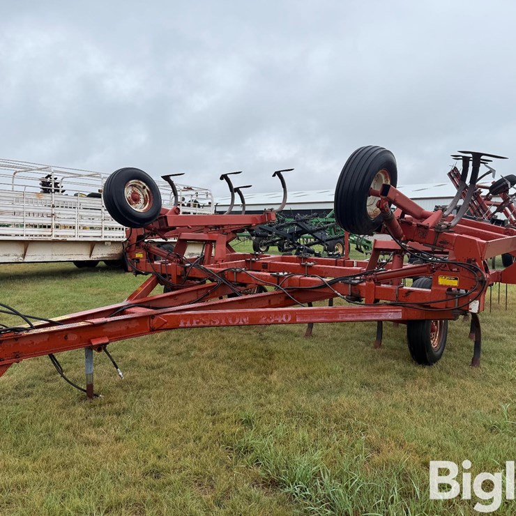 HESSTON 2340