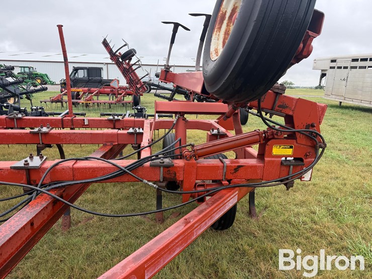 hesston-2340-image-12
