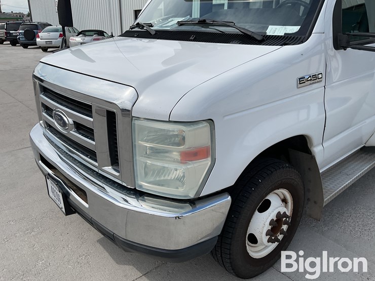 2010-ford-e450-image-12