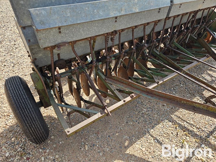 john-deere-10-image-11