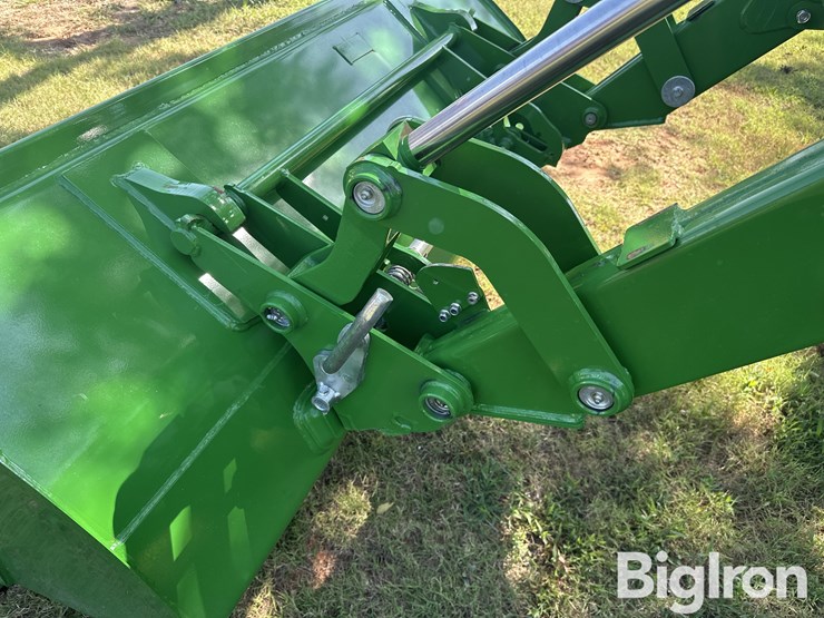 2024-john-deere-5100e-image-18