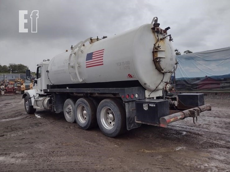 2020-peterbilt-567-image-41