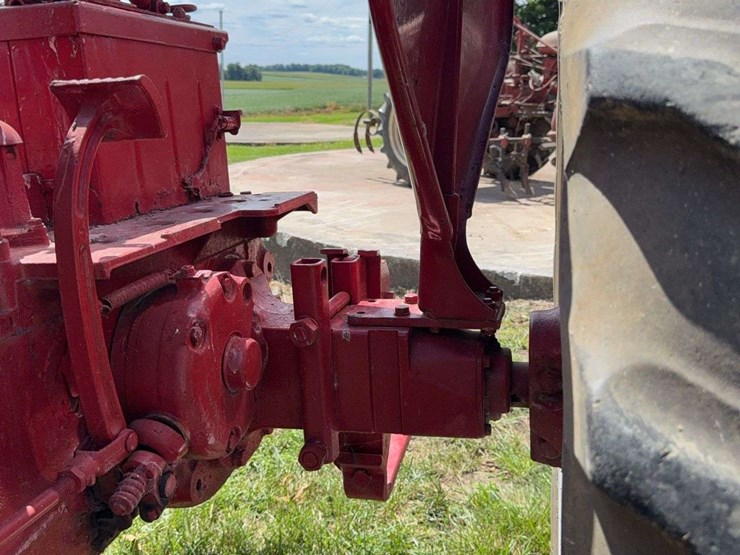 farmall-300-image-33