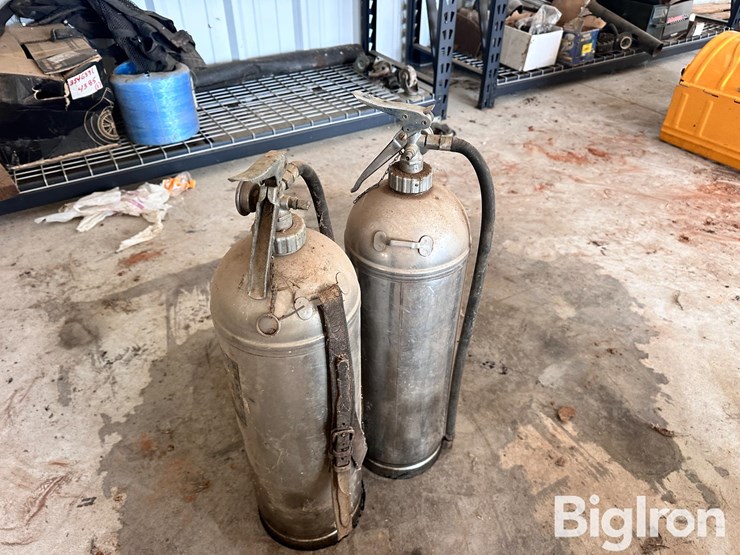 fyr-fyter-2.5-gallon-water-fire-extinguishers-image-6