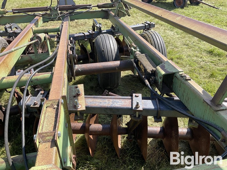 john-deere-230-image-12
