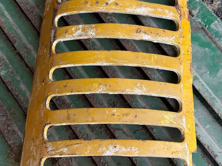 side-panels-and-grille-image-3