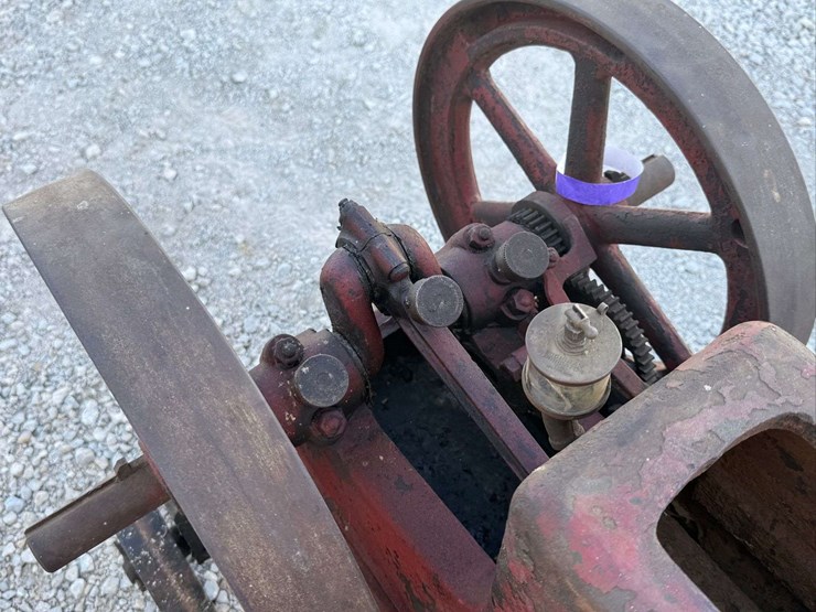 fuller-&-johnson-2-hp-hit-&-miss-engine-on-truck-cart-image-27