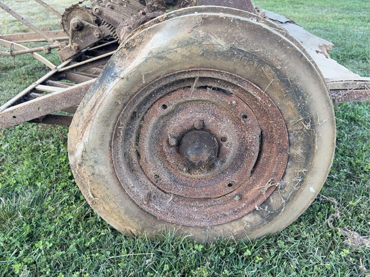 8ft-grain-drill-image-12