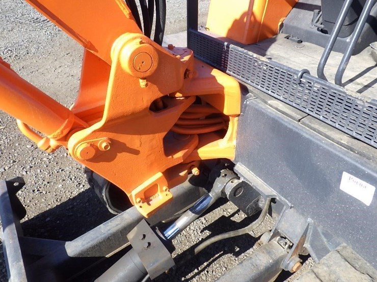 kubota-kx026-image-11