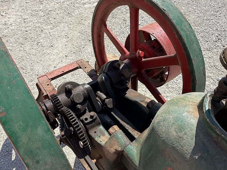 sta-rite-4-hp-hit-&-miss-engine-on-truck-image-68